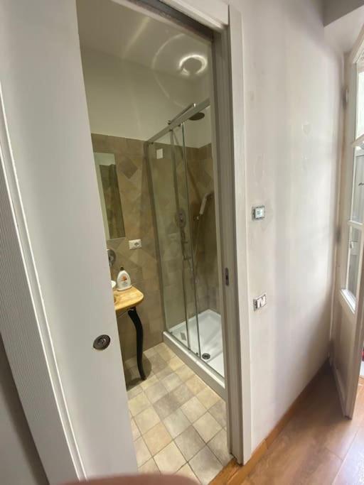 Apartment Esquilino Near Colosseum Metro Termini Rom